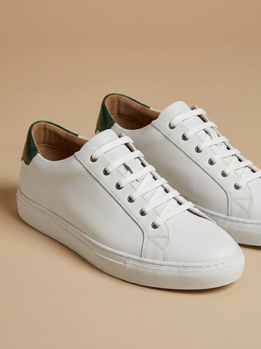 Men’s Casual White Sneakers with Contrast Heel – Minimal Lace-Up