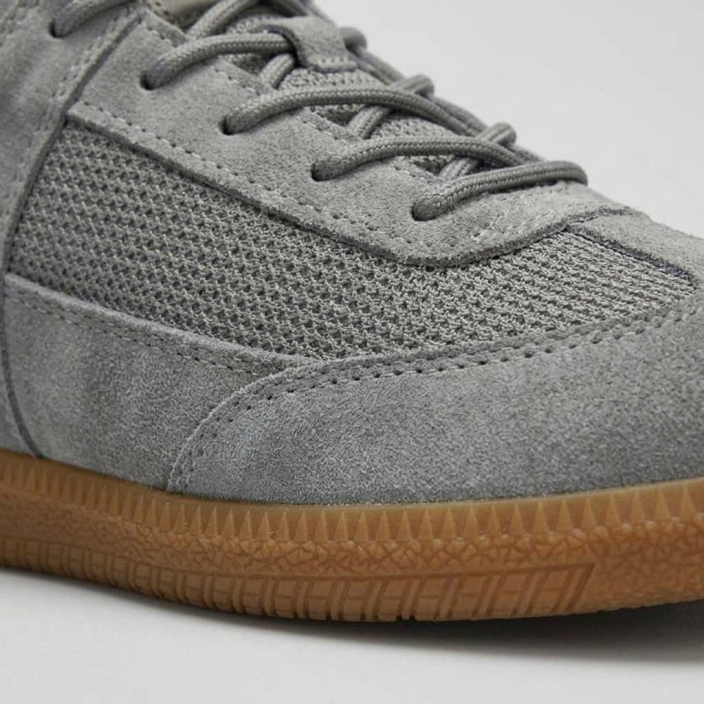 Men's Low Top Sneakers - Round Toe Lace-Up Shoes with Mesh Panels