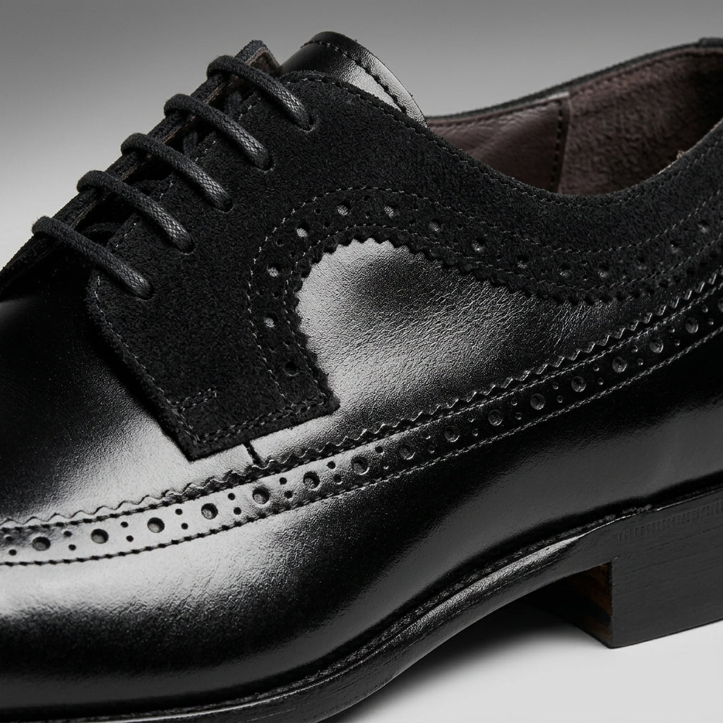 Men's Oxford Wingtip Brogue - Lace-Up - Rounded Toe - Low Heel