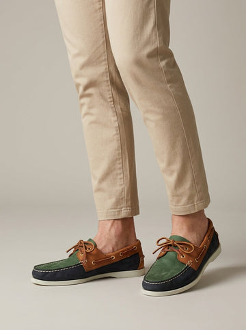 Men's Color-Block Leather Boat Shoes with Lace-Up Closure