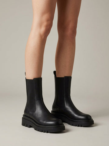 Women's Chelsea Boots - Platform Boots - Lug Sole - Elastic Gusset