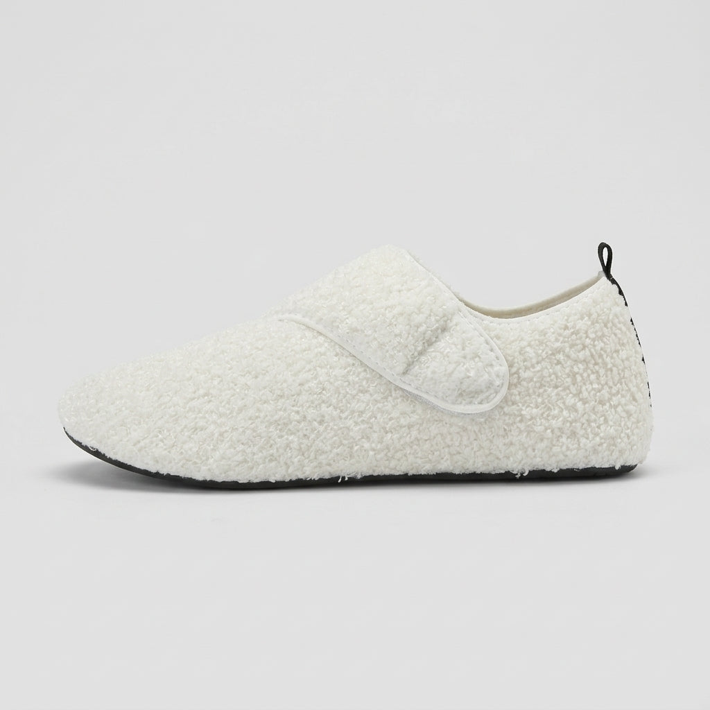Women's Slippers Closed-Toe Faux Fur Slip-On Rubber Sole