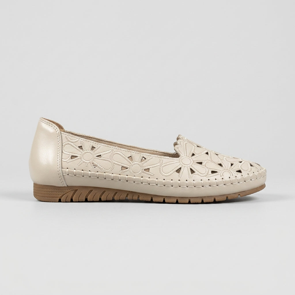 Women's Round Toe Flats with Floral Cutout Detail and Scalloped Edge