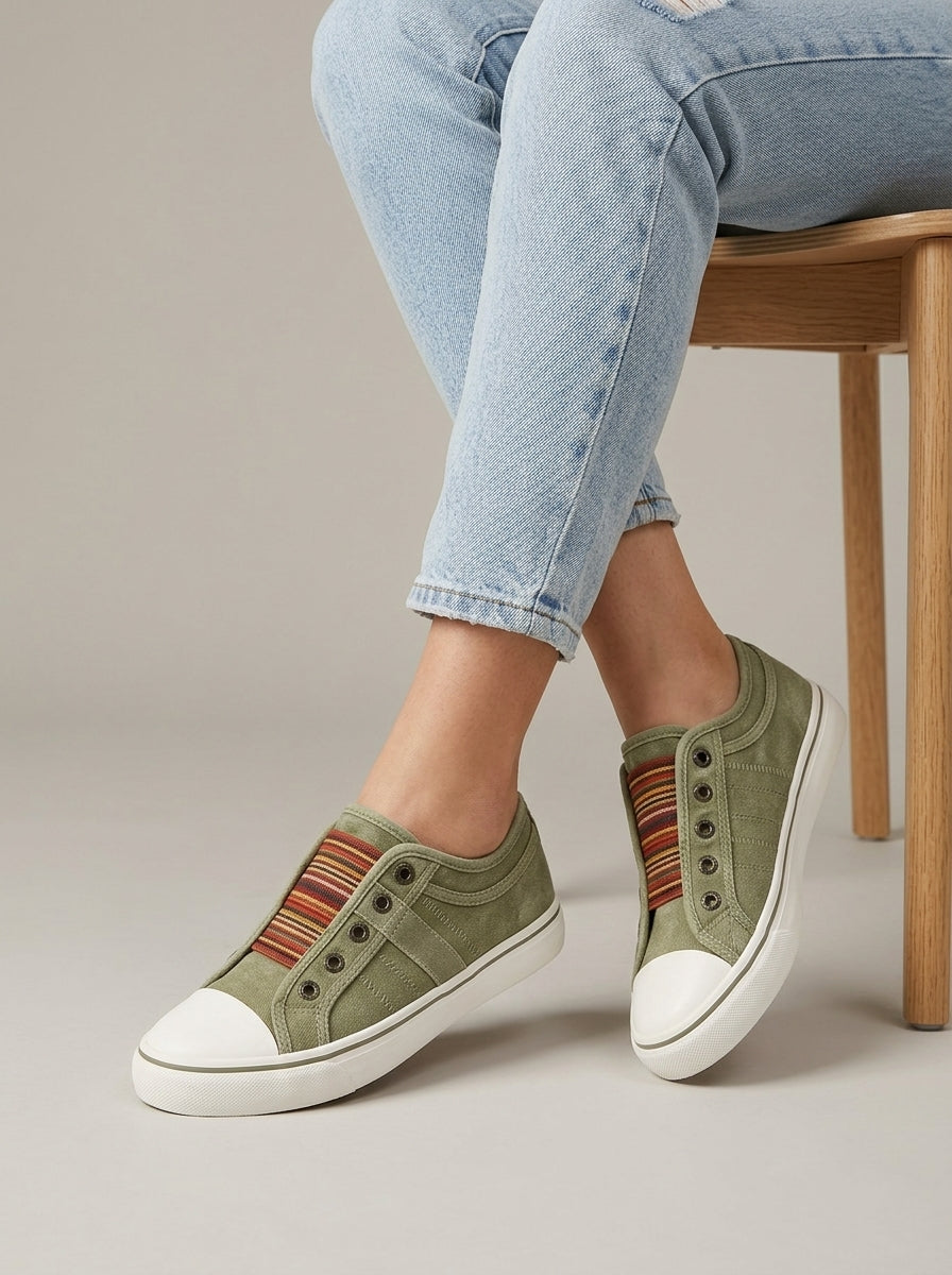 Women's Sneakers Low-Top Round Toe Slip-On Canvas