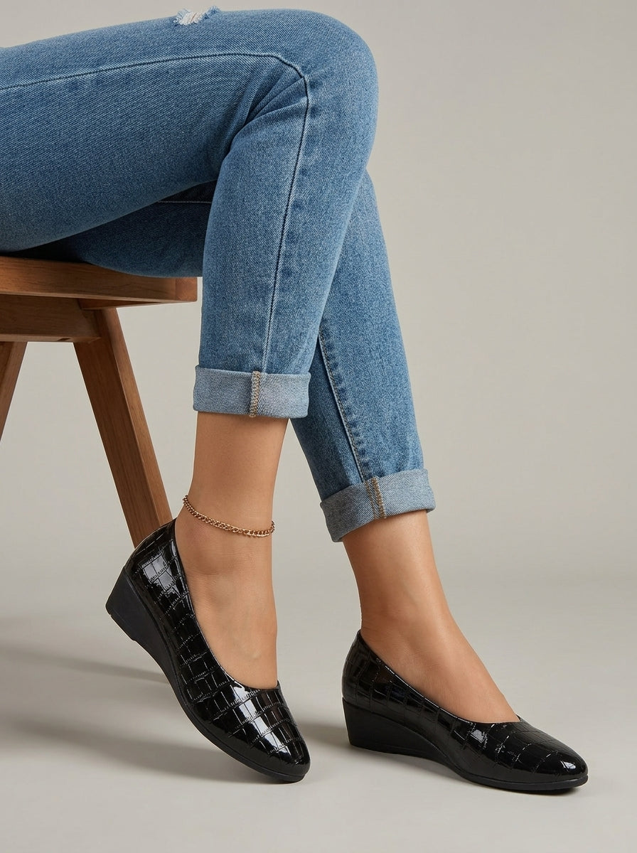 Women's Flats Round Toe Low Wedge Croc-Embossed Slip-On