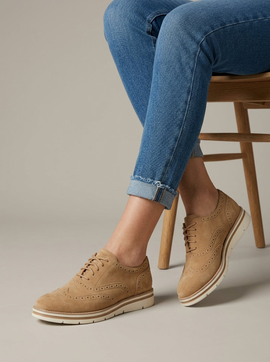 Women's Oxford Flats - Round Toe - Lace-Up - Brogue Perforations