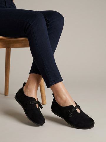 Women's Flats - Round Toe - Rope Tie Closure - Low Heel