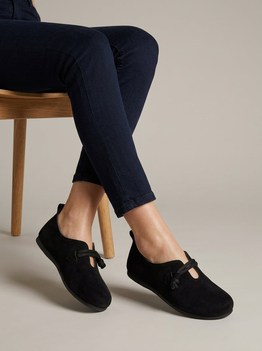 Women's Flats - Round Toe - Rope Tie Closure - Low Heel