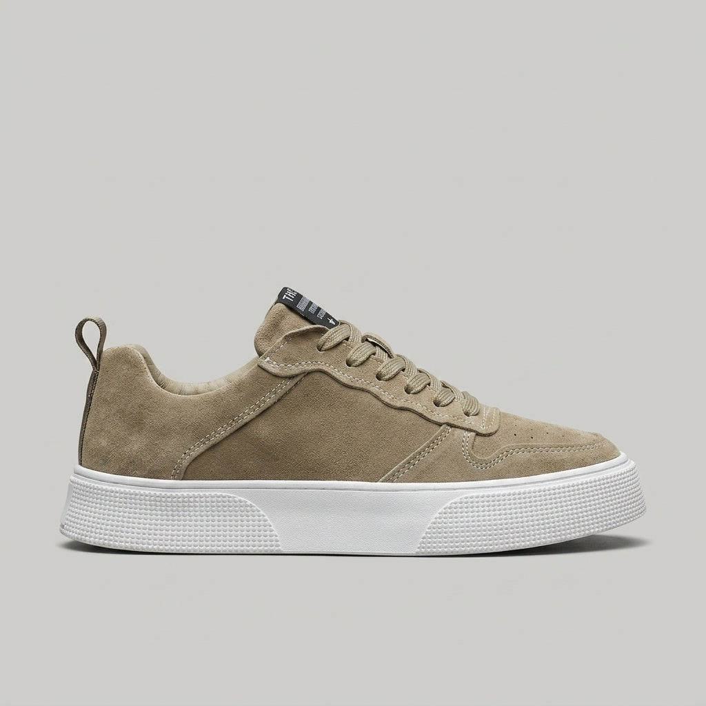 Men's Suede Low-Top Sneakers with Textured Sole and Pull Tab