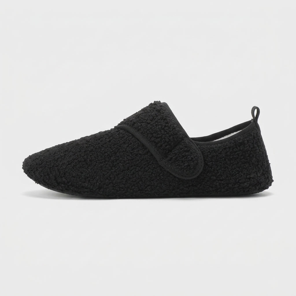 Women's Slippers Closed-Toe Faux Fur Slip-On Rubber Sole